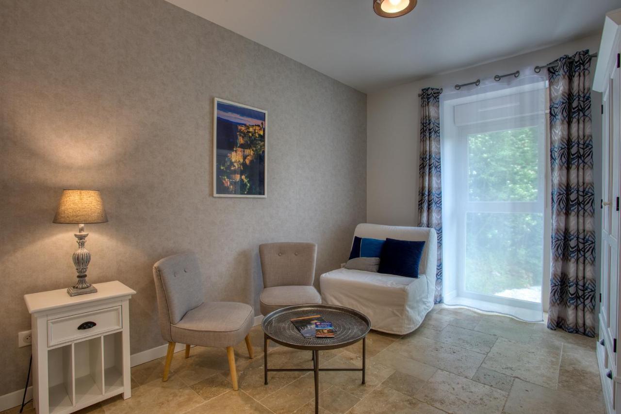 Domaine Des Pierres Blanches - Chambres D'Hotes Carlux Exteriör bild